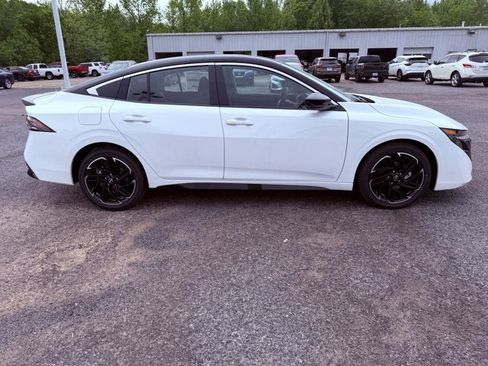 New 2026 Nissan Sentra SR FWD image 4