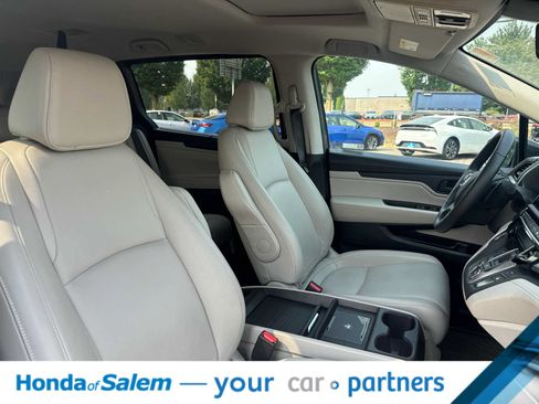 Used 2025 Honda Odyssey EX-L image 14