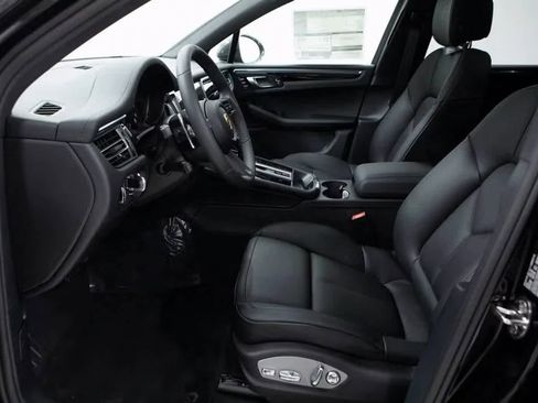 Certified 2025 Porsche Macan Turbo image 16