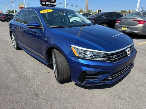 Used 2017 Volkswagen Passat 1.8T R-Line w/ R-Line Lighting Package image 9