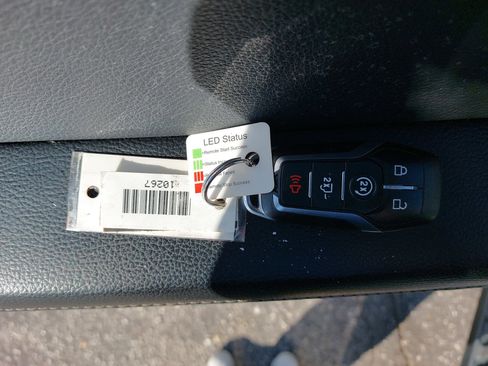 Used 2015 Ford F150 Lariat image 37