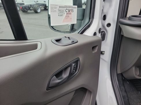New 2026 Ford Transit 250 148 Medium Roof image 18
