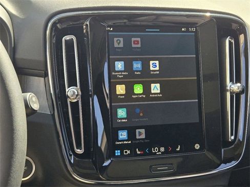 Certified 2025 Volvo XC40 B5 Core w/ Protection Package Premier image 19