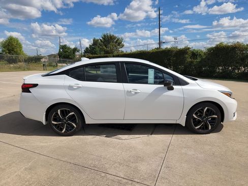 New 2025 Nissan Versa SR w/ Trunk Package image 3