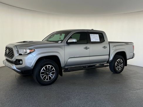 Used 2022 Toyota Tacoma TRD Sport w/ Technology Package RWD image 9