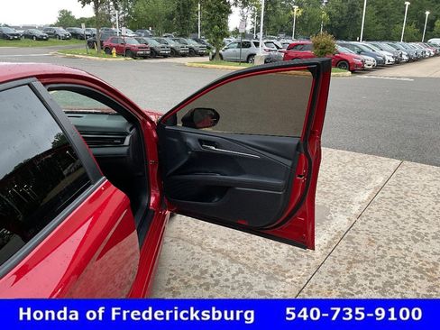 Used 2025 Toyota Camry SE AWD/4WD image 19