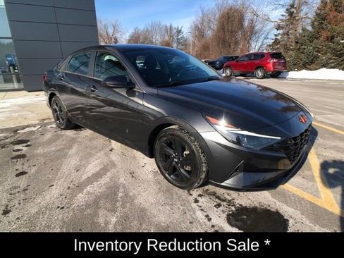 Used 2022 Hyundai Elantra SEL w/ Convenience Package image 8