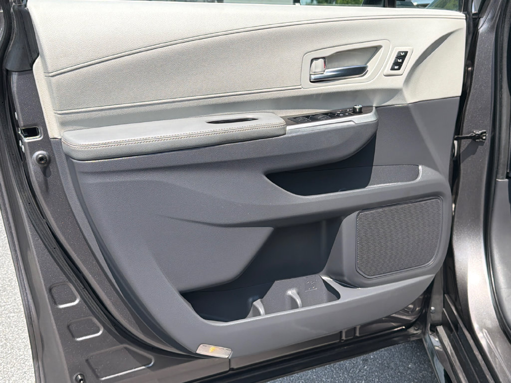 Used 2022 Toyota Sienna Limited AWD/4WD image 12