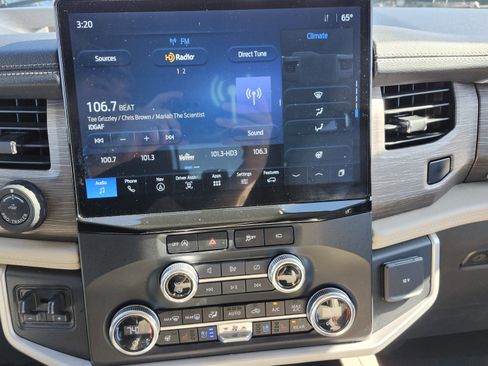 Used 2023 Ford Expedition Limited image 25