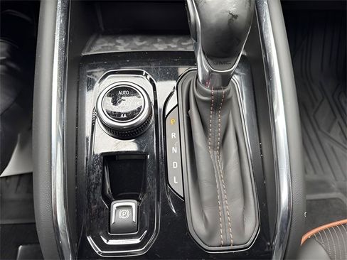 Used 2024 GMC Canyon AT4 image 27