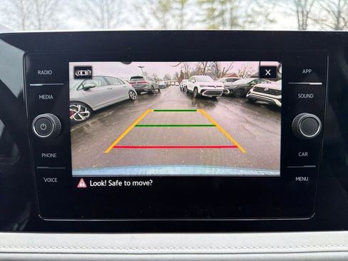 New 2026 Volkswagen Taos SE image 20