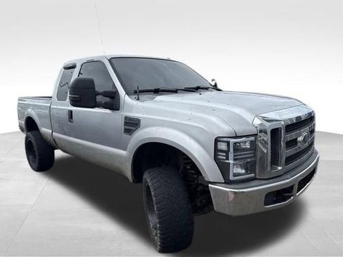 Used 2010 Ford F250 4x4 SuperCab Super Duty image 3