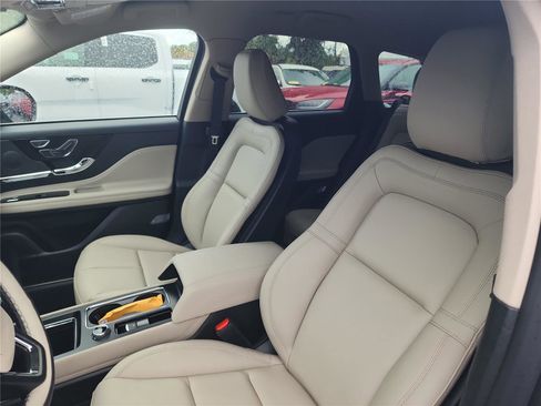 New 2026 Lincoln Corsair Premiere image 14