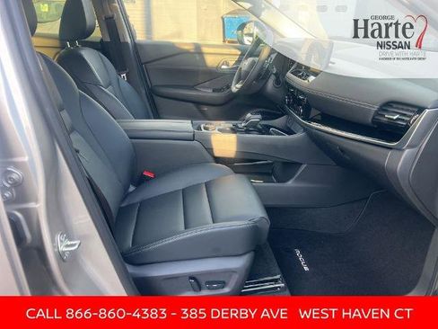 Certified 2025 Nissan Rogue SL image 13