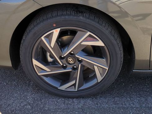 New 2025 Hyundai Elantra SEL image 7