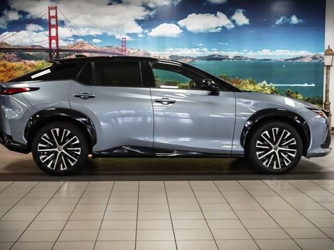 Certified 2023 Lexus RZ 450e Premium w/ Accessory Package (P5) AWD/4WD image 5