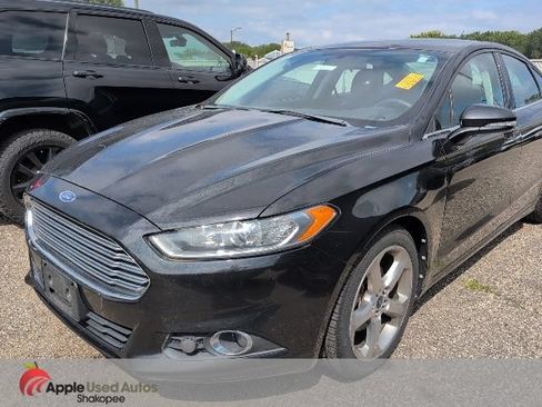 Used 2013 Ford Fusion SE FWD image 2