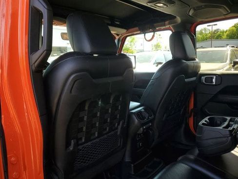 Certified 2018 Jeep Wrangler Unlimited Rubicon w/ Dual Top Group AWD/4WD image 11