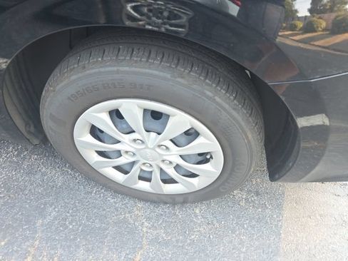 Used 2023 Kia Forte LX FWD image 9