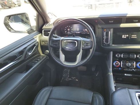 Used 2023 GMC Yukon Denali w/ Denali Reserve Package image 12
