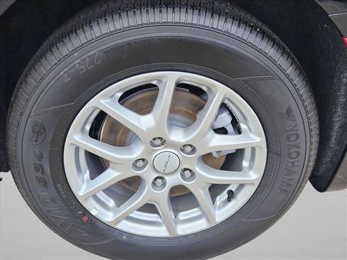 New 2027 Chrysler Pacifica Select FWD image 10