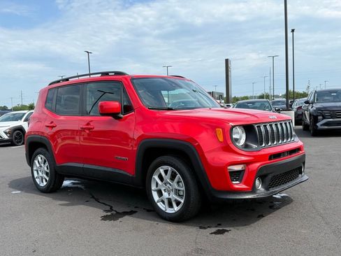 Used 2021 Jeep Renegade Latitude FWD image 3