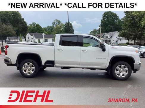 Used 2022 Chevrolet Silverado 2500 LTZ w/ LTZ Convenience Package AWD/4WD image 14