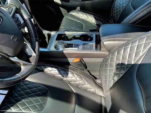 Used 2024 Ford Edge Titanium image 18