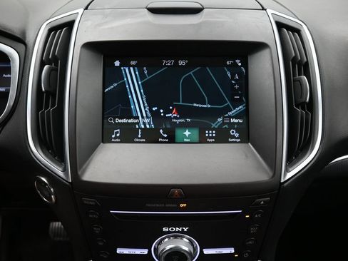 Used 2017 Ford Edge Titanium w/ Equipment Group 301A FWD image 9