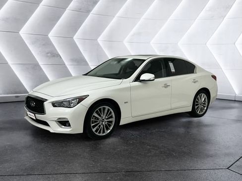 Used 2020 INFINITI Q50 Luxe image 3