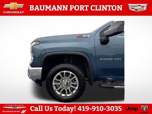 Used 2025 Chevrolet Silverado 2500 LTZ w/ LTZ Convenience Package AWD/4WD image 28