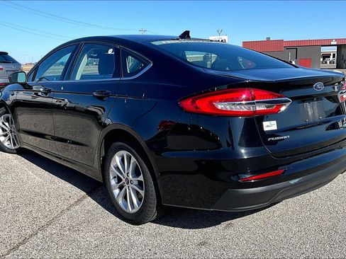 Used 2020 Ford Fusion SE image 5