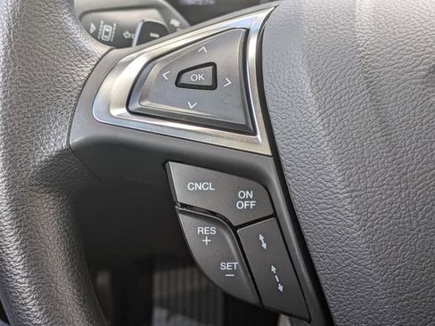 Used 2019 Ford Fusion SE image 24