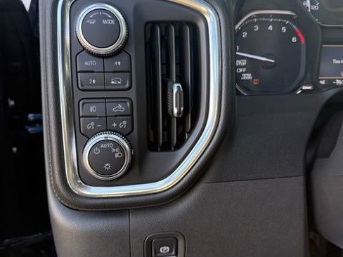 Used 2020 GMC Sierra 1500 Elevation w/ Elevation Value Package AWD/4WD image 12