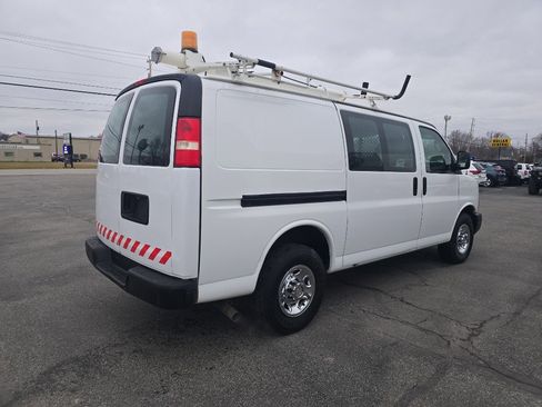 Used 2011 Chevrolet Express 2500 image 6