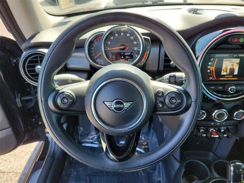 Used 2020 MINI Cooper 2-Door Hardtop image 25