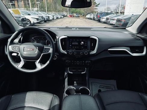 Used 2023 GMC Terrain SLT image 25