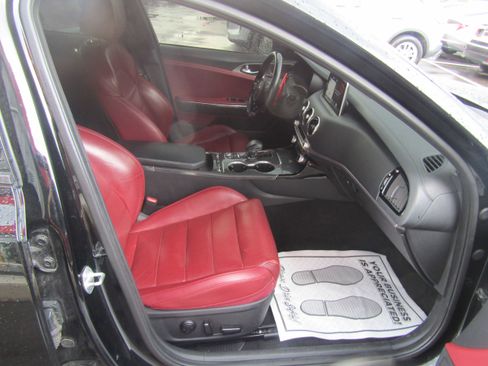 Used 2019 Kia Stinger GT2 AWD/4WD image 15