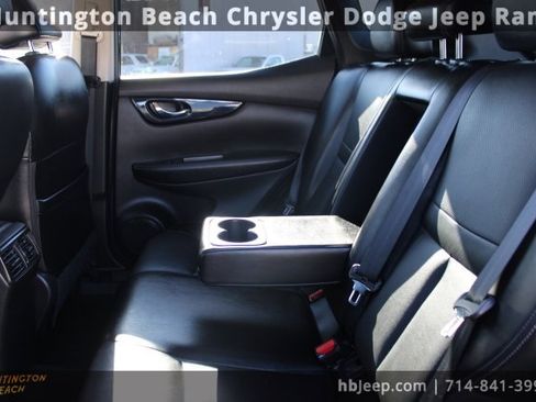 Used 2019 Nissan Rogue Sport SL w/ Premium Package image 34