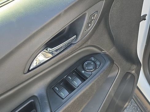 Used 2022 Chevrolet Equinox LT FWD image 29