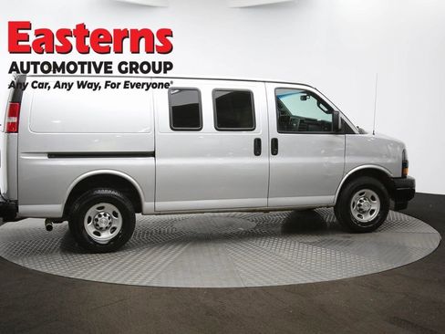 Used 2018 Chevrolet Express 2500 w/ Enhanced Convenience Package image 38