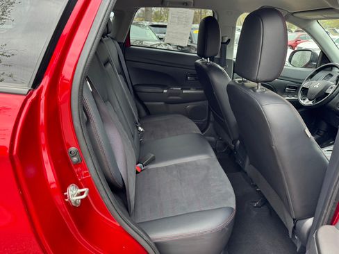 Used 2024 Mitsubishi Outlander Sport SE AWD/4WD image 12