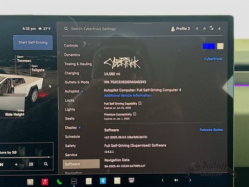 Used 2024 Tesla Cybertruck AWD Crew Cab image 15
