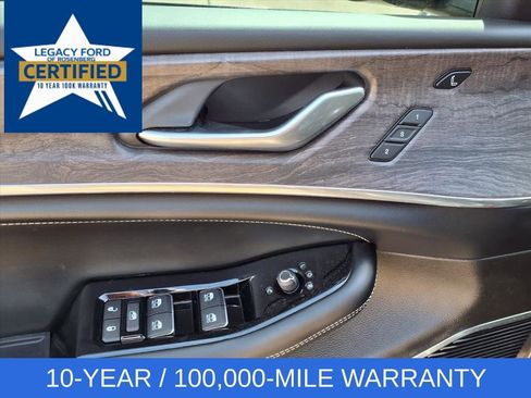 Used 2022 Jeep Grand Cherokee Overland w/ Luxury Tech Group IV AWD/4WD image 23