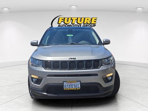 Used 2021 Jeep Compass Latitude FWD image 2