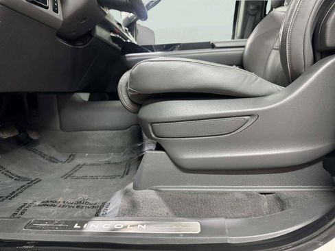 Used 2018 Lincoln Navigator Reserve w/ Technology Package AWD/4WD image 22