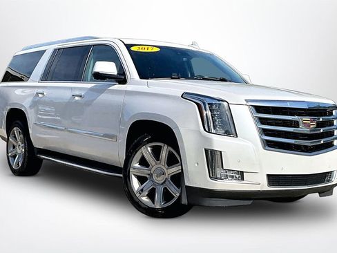 Used 2017 Cadillac Escalade ESV Luxury AWD/4WD image 3