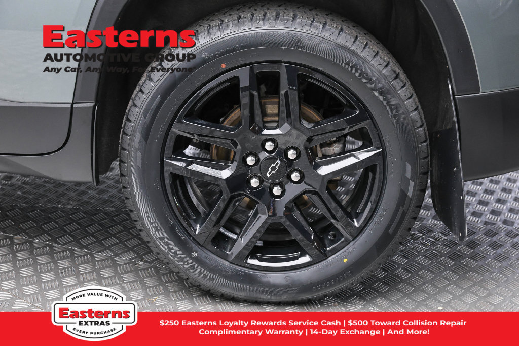 Used 2023 Chevrolet Traverse LT AWD/4WD image 9
