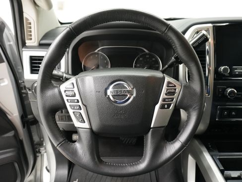 Used 2021 Nissan Titan SV w/ SV Convenience Package image 16