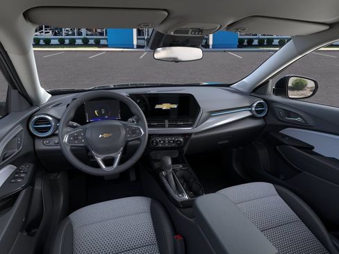 New 2026 Chevrolet Trax LT w/ LT Convenience Package FWD image 15